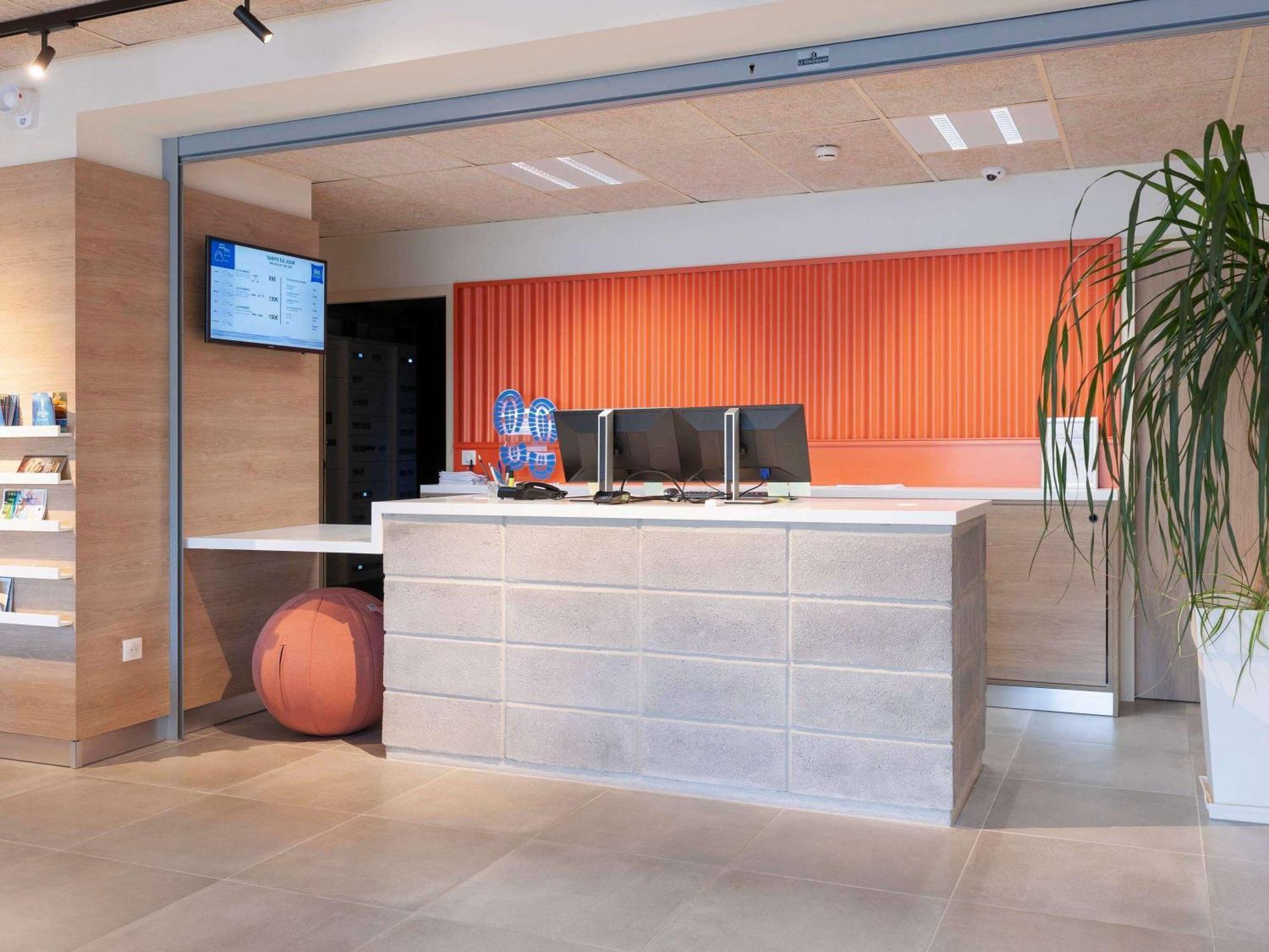 Ibis Budget Mont De Marsan Luaran gambar